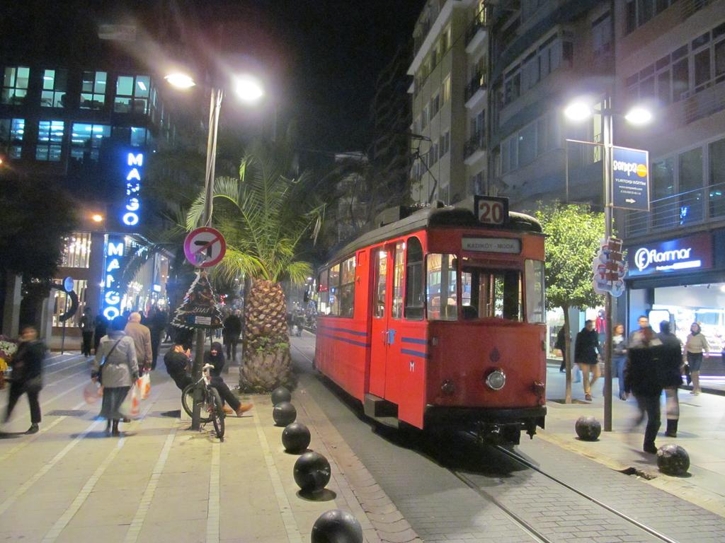 Juliet Rooms & Kitchen Istanbul Exteriör bild